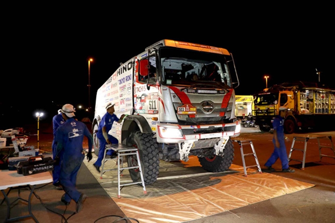 Crew of Hino Sugawara Finishes the Last of the Long Stages at 6th Overall