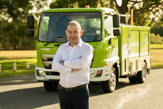 Hino builds a relationship set in concrete